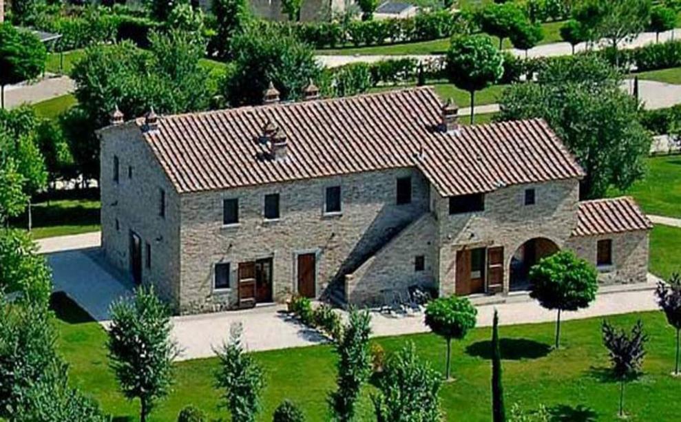 Toscana Immobiliare -  Cortona on sale house\'s portion already restored with pool