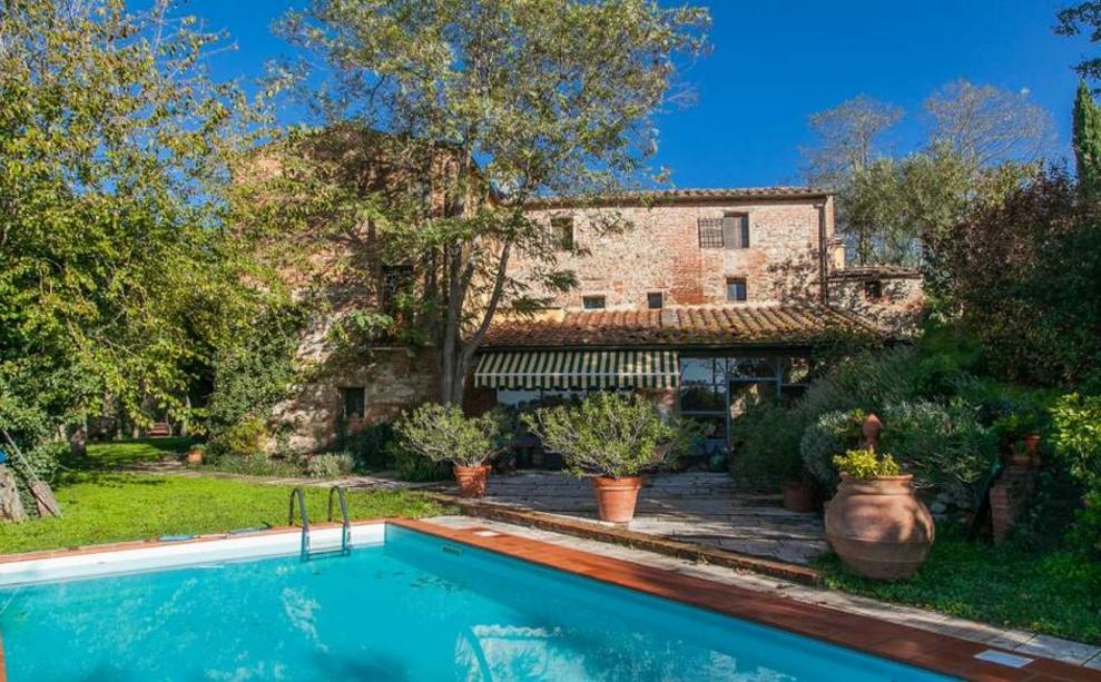 Toscana Immobiliare - ccountry house for sale near siena with limonaia and swimming pool