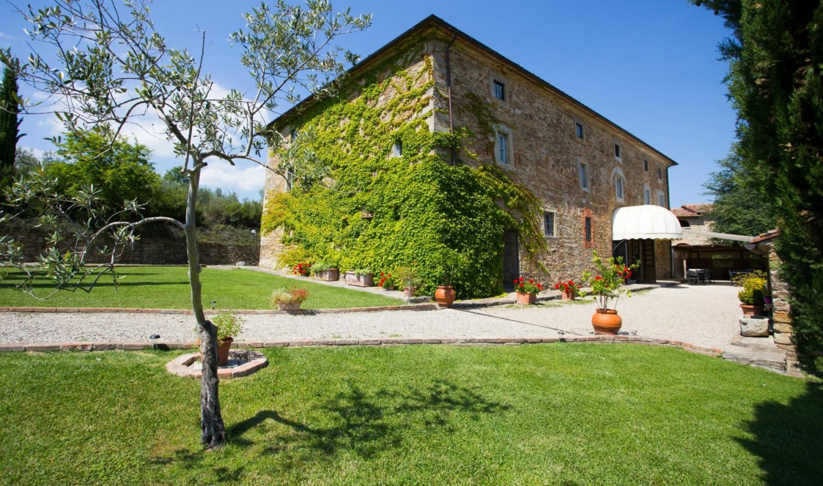 Toscana Immobiliare - Luxury villa for rent in Tuscany