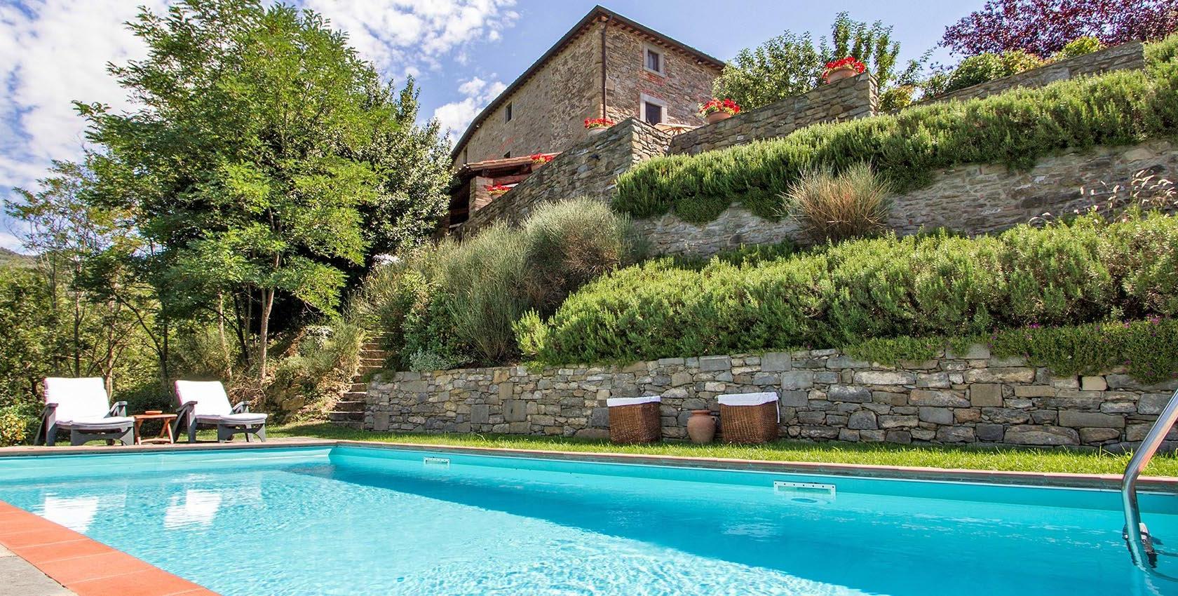 Toscana Immobiliare - Complesso immobiliare con borgo e casali in provincia di Arezzo, Castiglion Fiorentino