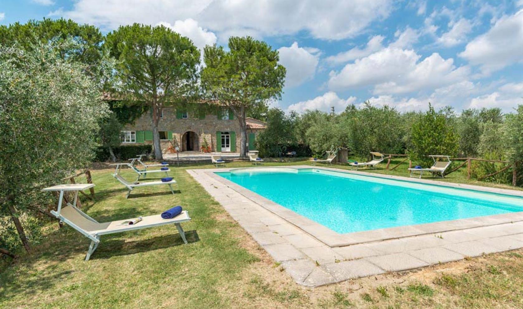 Toscana Immobiliare - Villa con piscina in vendita a Cortona