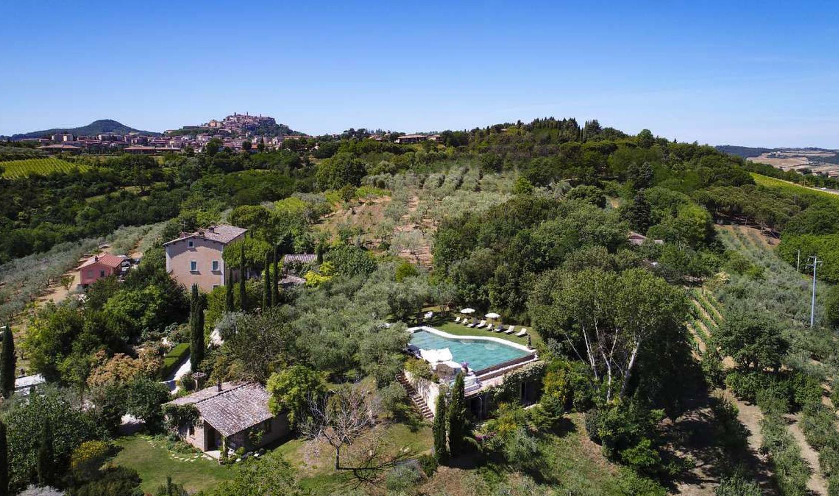 Toscana Immobiliare - Proprietà immobiliare di lusso con piscina vendesi Montepulciano, Siena