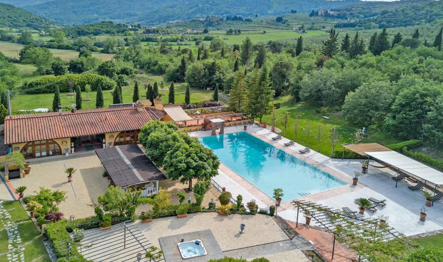 Toscana Immobiliare - Albergo, Struttura ricettiva in Vendita Firenze