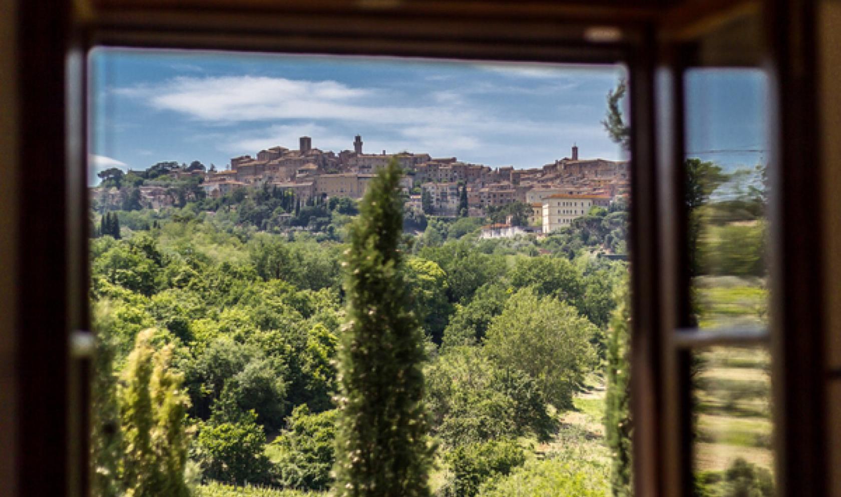 Toscana Immobiliare - Exclusive villa for rent in Montepulciano, Siena, Tuscany