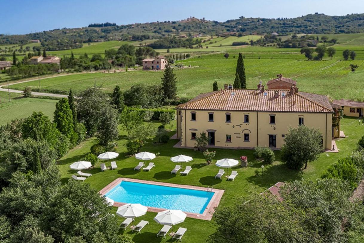 Toscana Immobiliare - Tuscan Farm holidays for sale in Lucignano, Arezzo