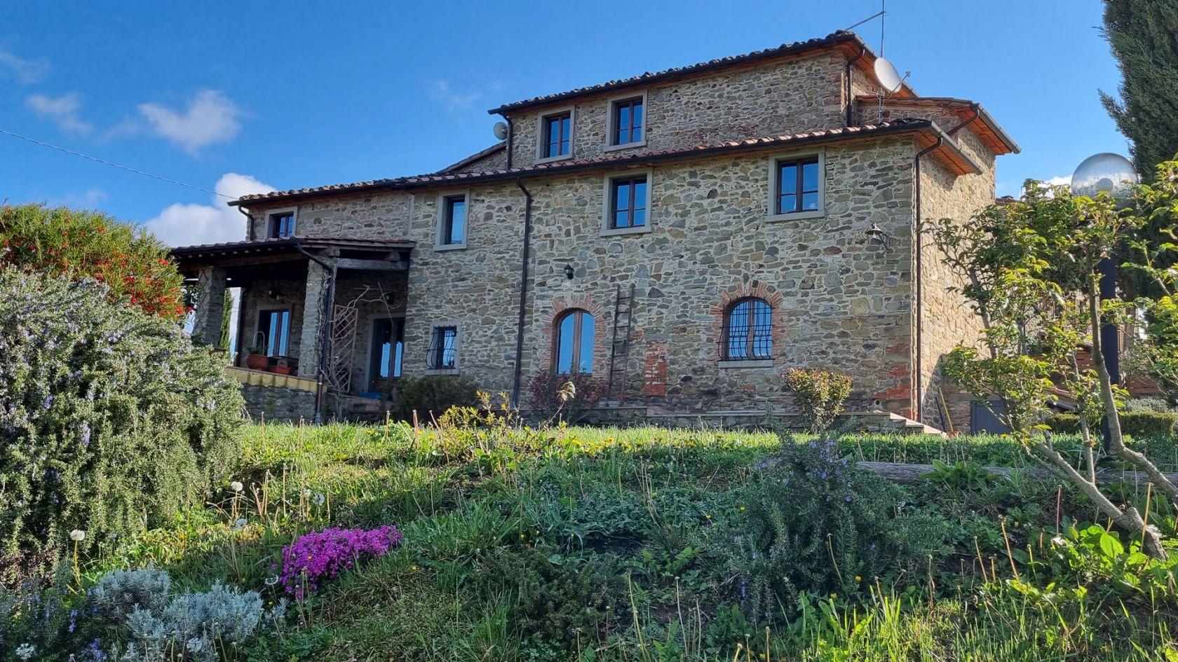 Toscana Immobiliare - Typical Tuscany, country house, for sale, province of Arezzo