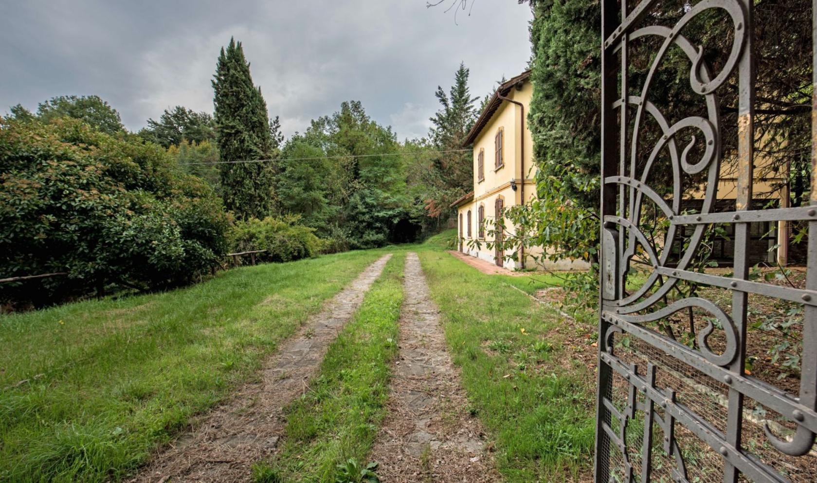 Toscana Immobiliare - Villetta, casa di campagna in vendita ad Arezzo con 1 ettaro di terreno