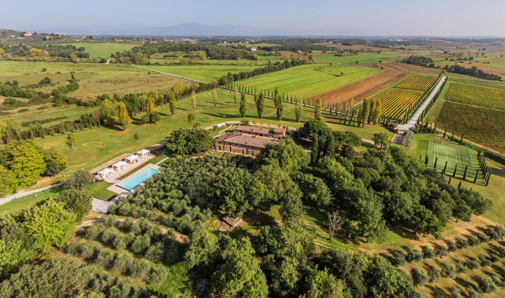 Toscana Immobiliare - Winery for sale in Tuscany, Valdichiana Valley