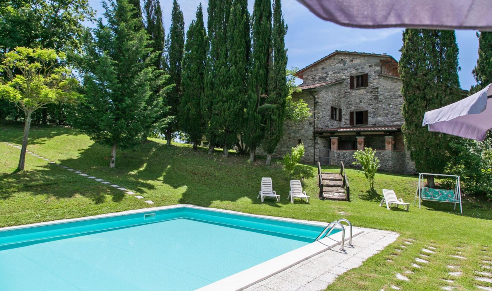 Toscana Immobiliare - Estate on sale in Tuscany farmhouse with land