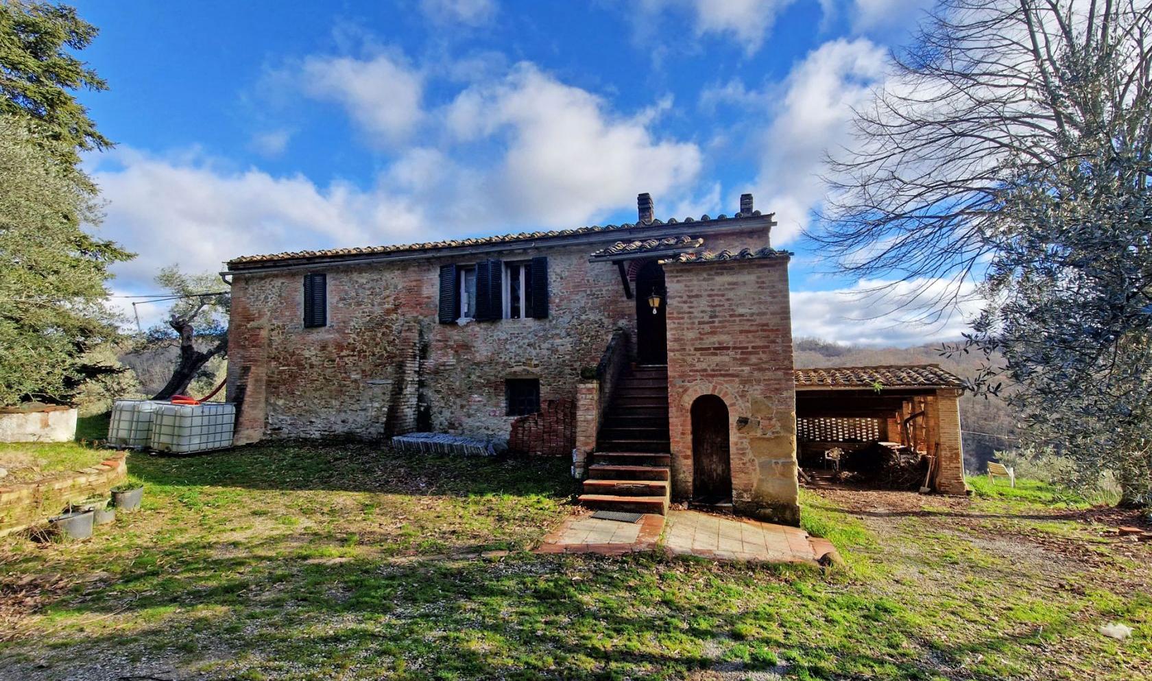 Toscana Immobiliare - Caratteristica casa colonica risalente al XV secolo