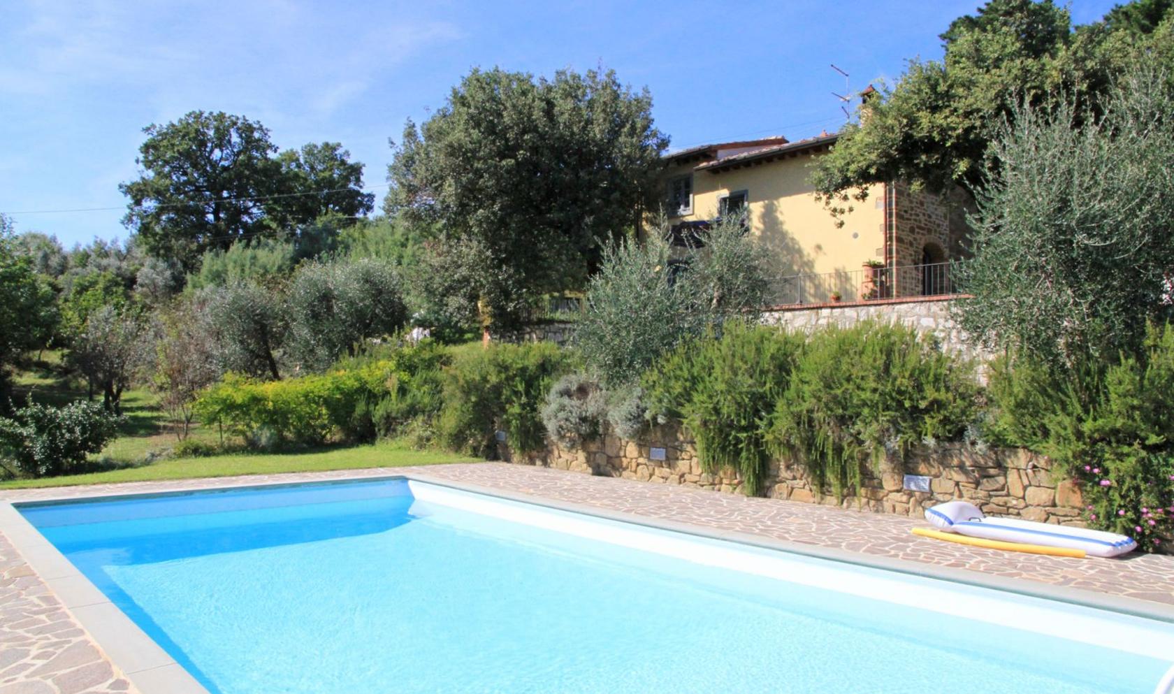 Toscana Immobiliare - Renovated stone farmhouse dating back to the end of the 19th century with swimming pool, a stone's throw from the village of Monte San Savino