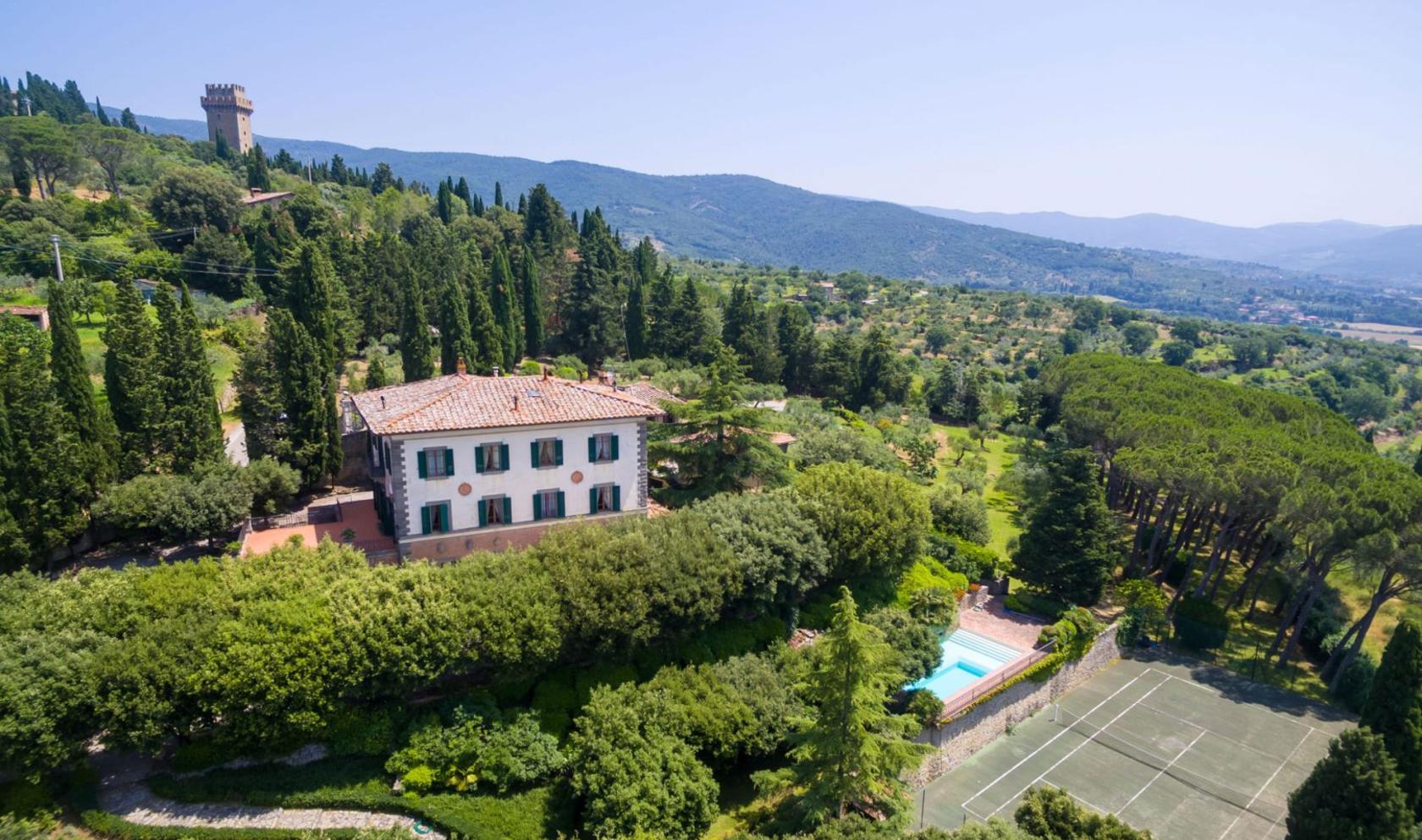 Toscana Immobiliare - Prestigiosa villa liberty in vendita a Cortona
