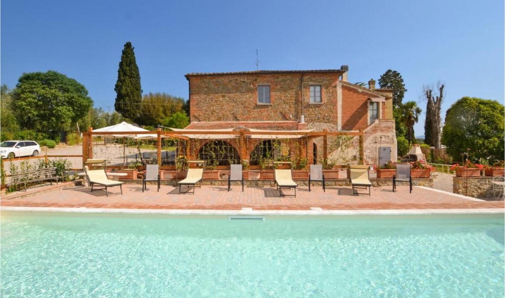 Toscana Immobiliare - Casale toscano con piscina in vendita in Valdichiana