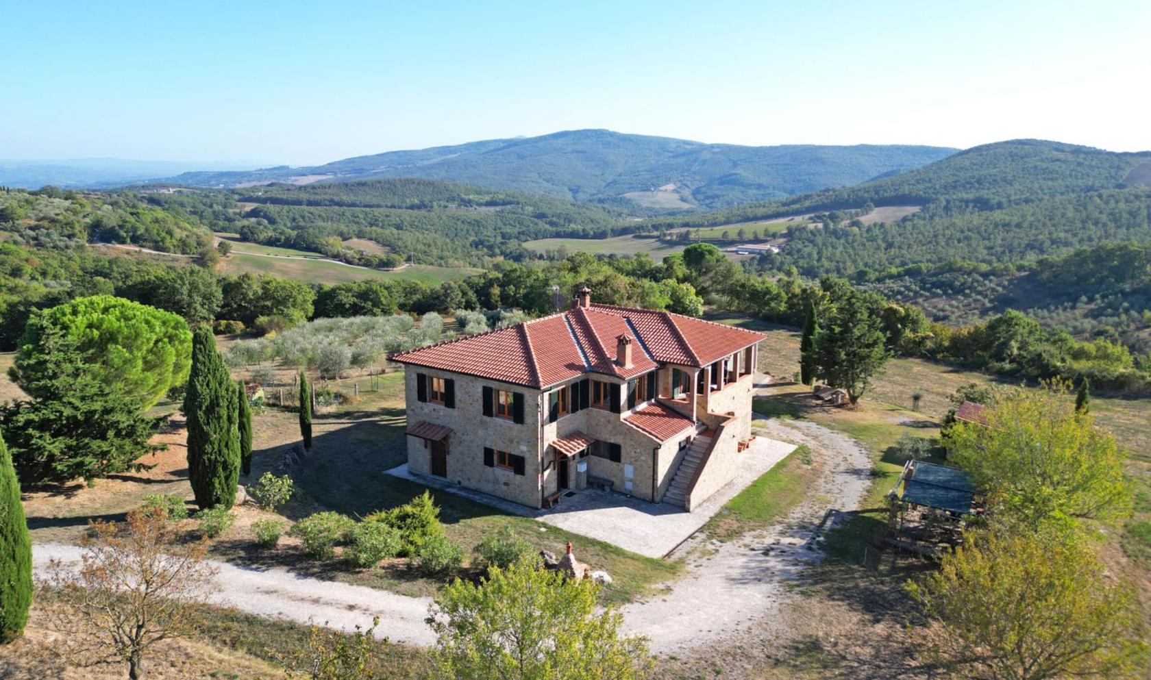 Toscana Immobiliare - Farm for sale in Montepulciano Siena Tuscany
