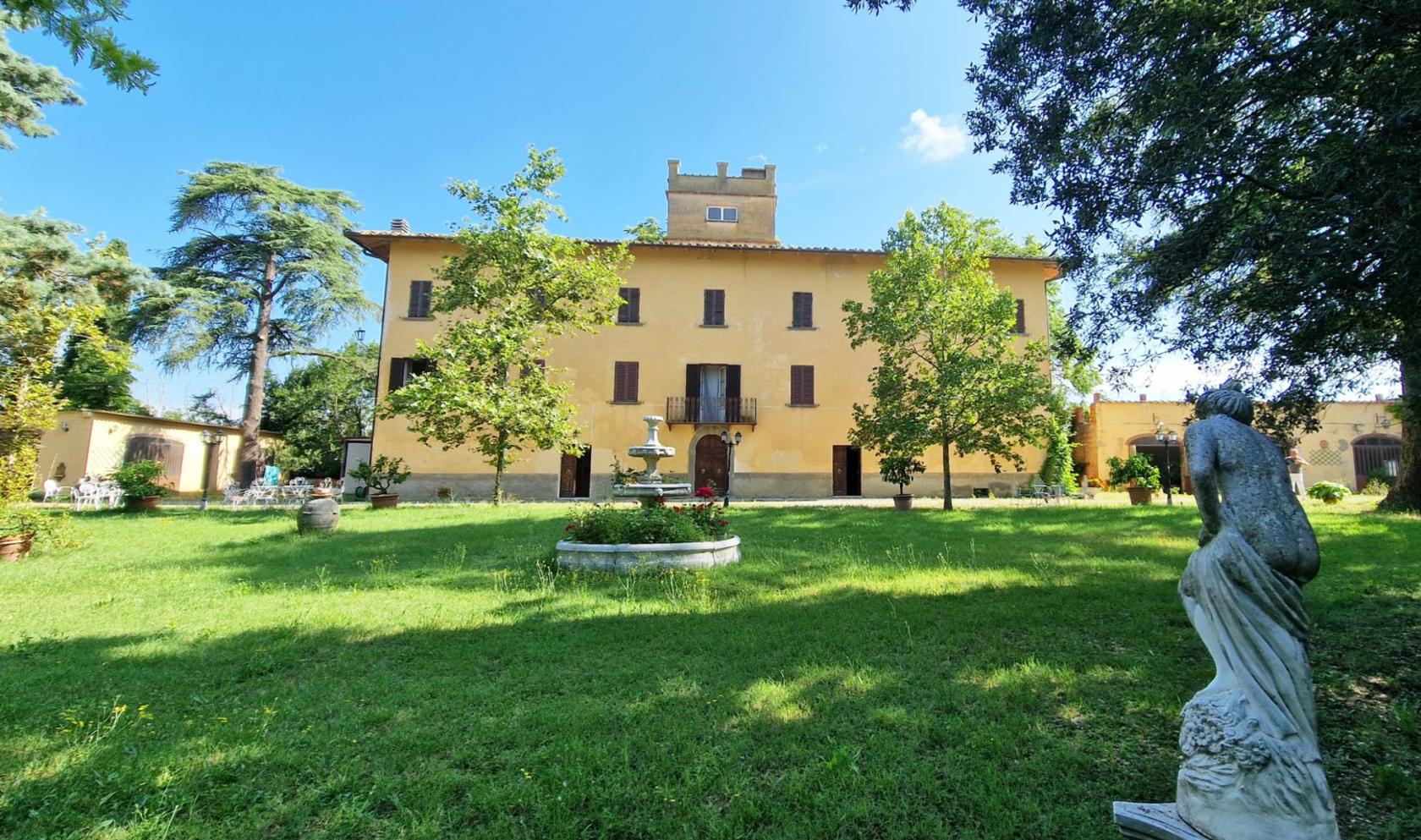 Toscana Immobiliare - Villa del XVIII secolo in vendita a Foiano della Chiana
