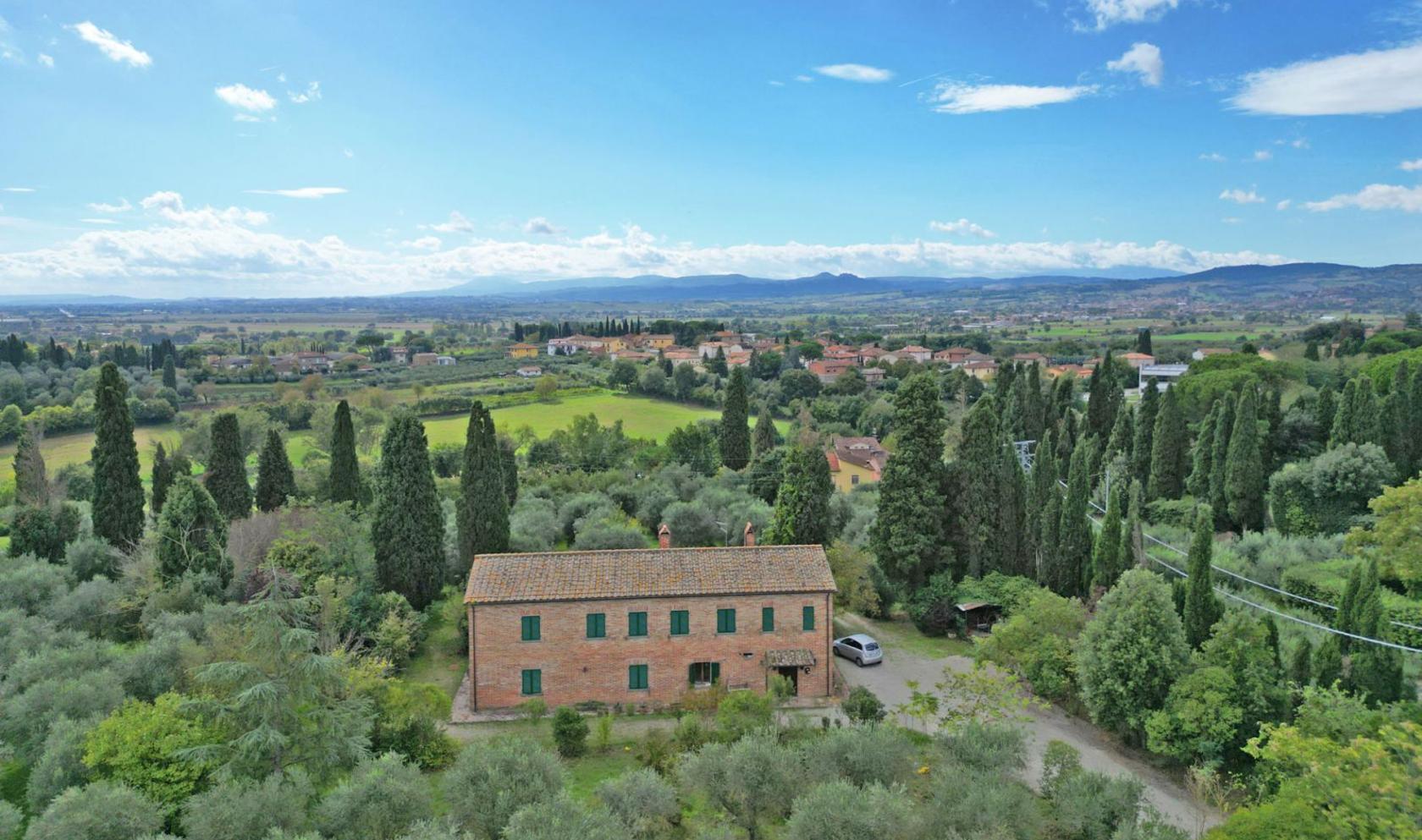 Toscana Immobiliare - Casa colonica in vendita a Sinalunga, in Toscana