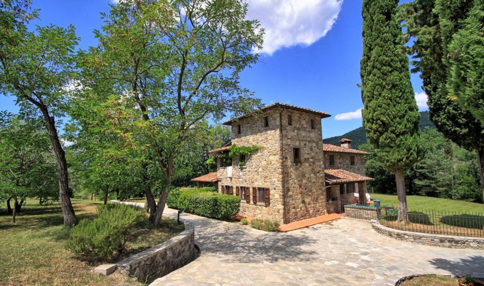 Toscana Immobiliare - Tipica tenuta toscana in vendita in Casentino, provincia di Arezzo