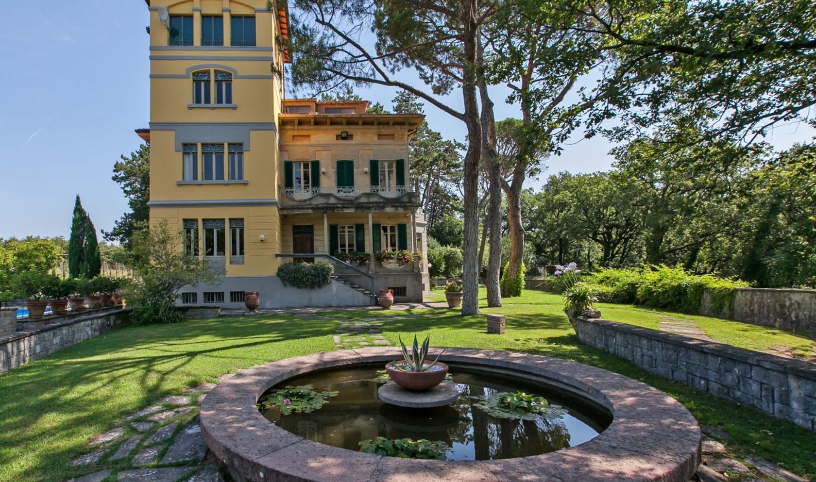 Toscana Immobiliare - Historic luxury villa for sale in Arezzo