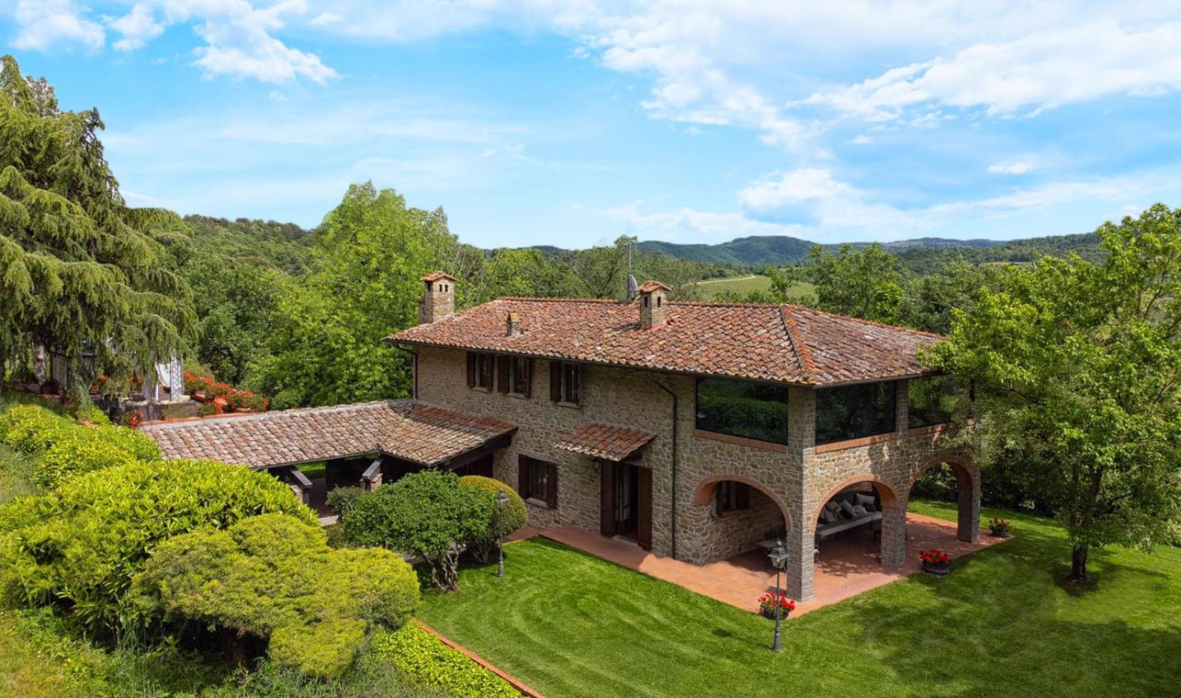 Toscana Immobiliare - Villa di lusso in vendita vicino al centro di Arezzo