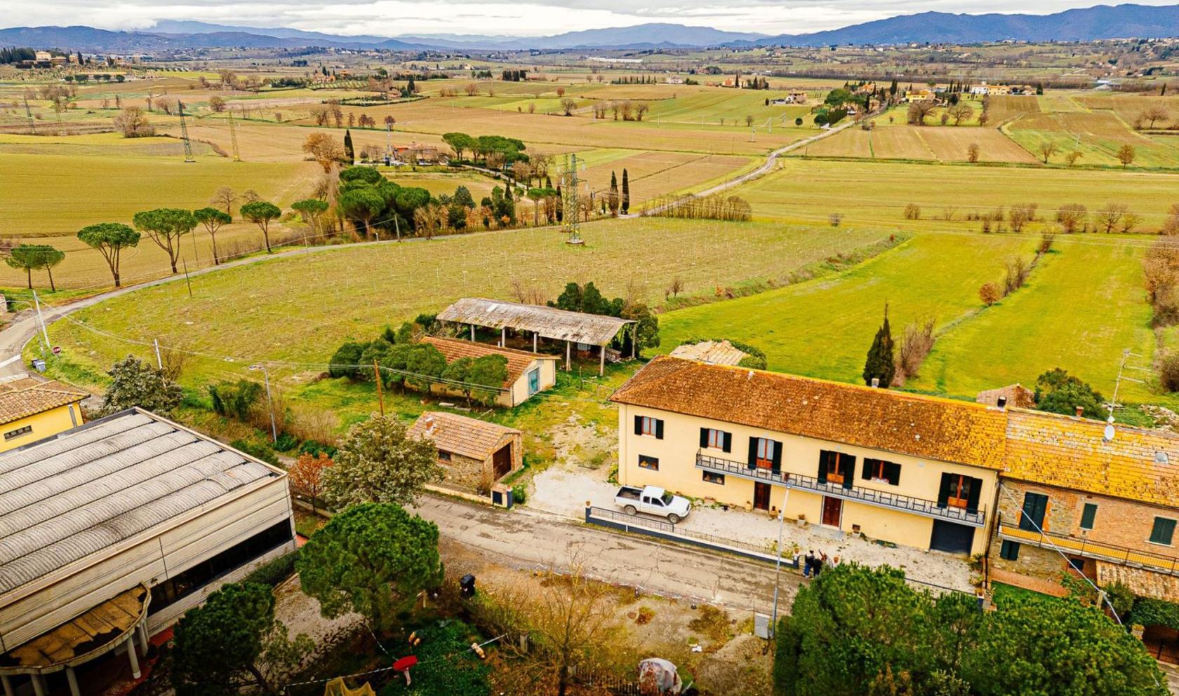 Toscana Immobiliare - Azienda agricola in vendita a Lucignano Arezzo