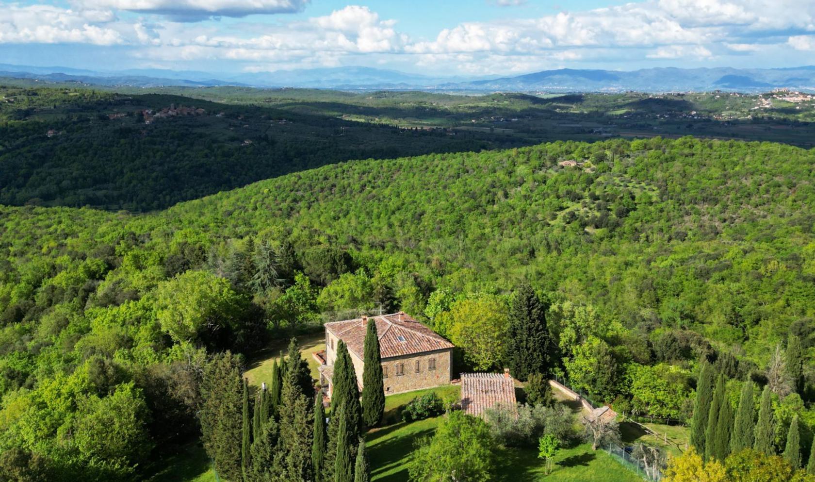 Toscana Immobiliare - Large Tuscan estate for sale in the province of Siena, Sinalunga
