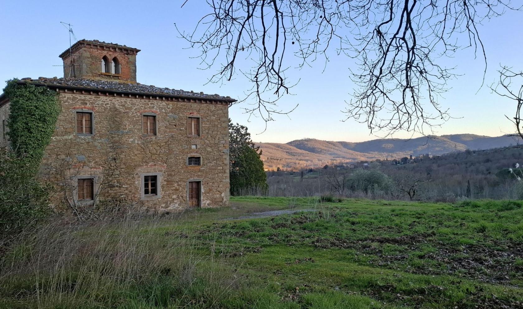Toscana Immobiliare - Casale in stile leopoldino con terreno in vendita in Toscana